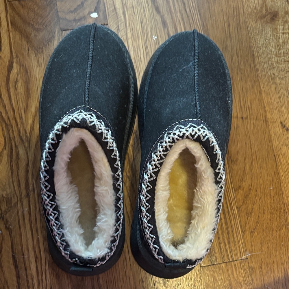 Cozy Black platform Slippers with Fleece Lining